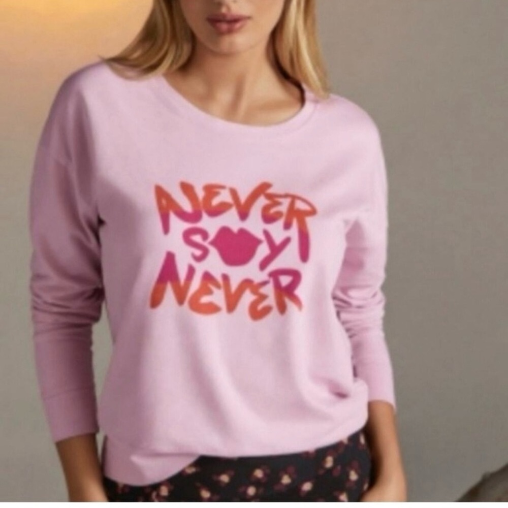 Cabi Pink Never Say Never Lips Pink Sweatshirt Style #4256 Size Small